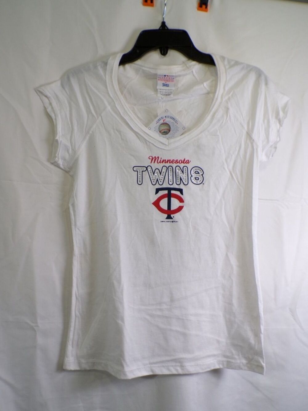 Lifestyle Women's Minnesota Twins Rhinestone V Neck T Shirt Large L White